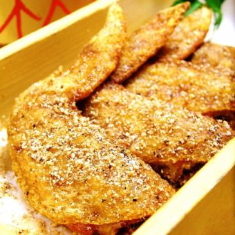 120 minutes all-you-can-drink included (9 dishes in total) [All-you-can-eat famous fried chicken wings course] 4,300 yen