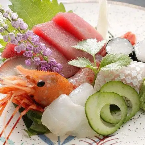 新鮮な食材を用いた料理をご堪能ください。