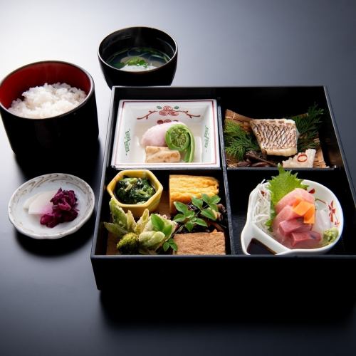 【平日ランチ限定】旬の味覚 『松花堂』 和風重箱仕立て