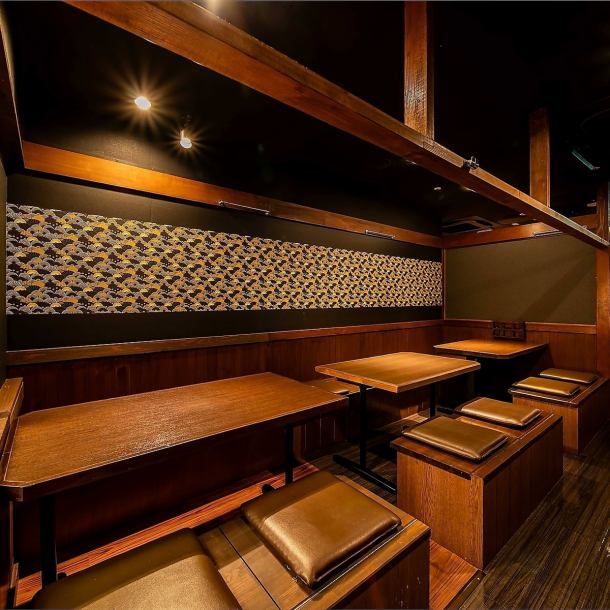 【大小さまざま個室有◆多様なシーンに対応可】個室タイプは大小さまざまであらゆるシーンにご対応しております◆厳選仕入れの当店がご提供する食べ飲み放題のラインナップはまさに圧巻の一言◆ご要望に応じてお席もご用意致しますのでお気軽にお問合せくださいませ◎