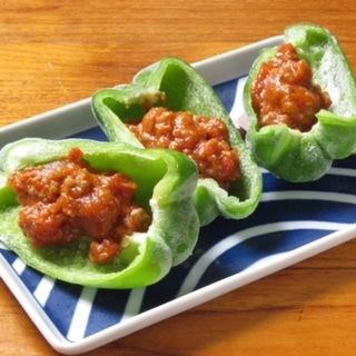 Crispy green peppers and spicy meat miso