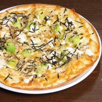 わさびとアボカドの白いピザ