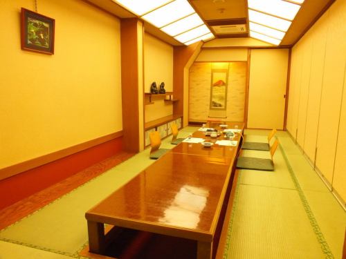 十名様で入れる個室もご用意 （完全個室お座敷宴会場）掘りごたつとなっております！