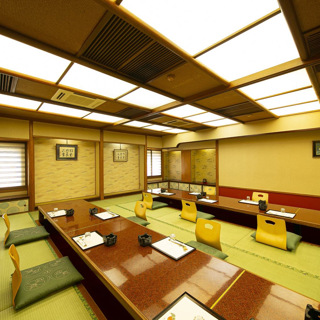 10名様以下のご宴会でもゆったり使える個室もございます。