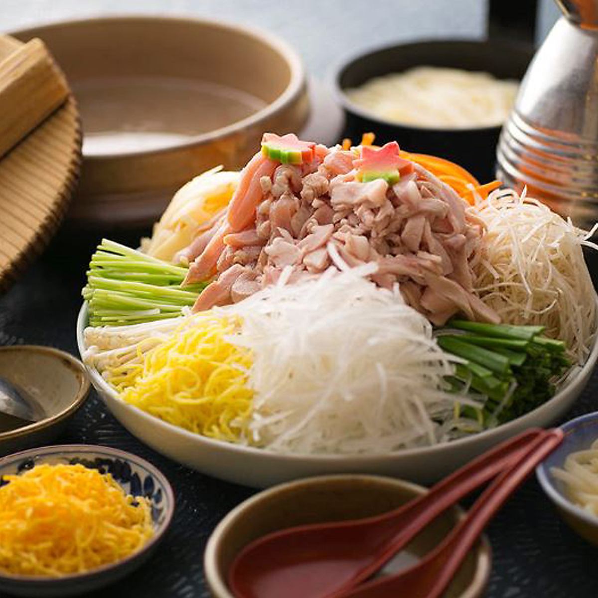 難波で個室宴会を楽しむなら鳥よし！２名様～２００名様まで個室でご用意致します♪