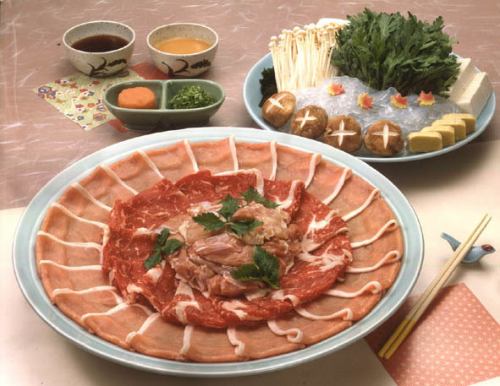 牛しゃぶしゃぶ　　（プラス1000円で特上肉をご用意出来ます）