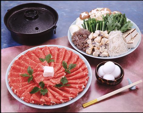 牛すき焼　　（プラス1000円で特上肉をご用意出来ます）