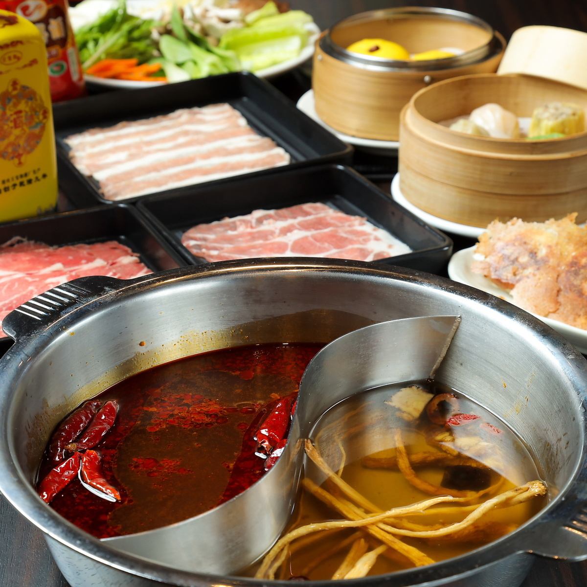 2 choices from 4 types of shabu-shabu: hot water/spicy/medicinal/seafood and kelp