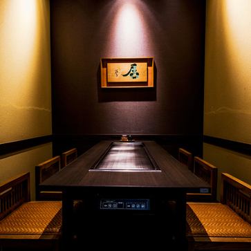 <p>【大人気★個室席】　接待やお祝い事などにも最適な個室席は1組様限定となっております。周りを気にせずお食事をお楽しみいただけます。ご予約はお早めに♪名古屋／名駅／居酒屋／宴会／名古屋コーチン</p>