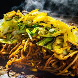 鸡肉高汤柚子盐海带炒面