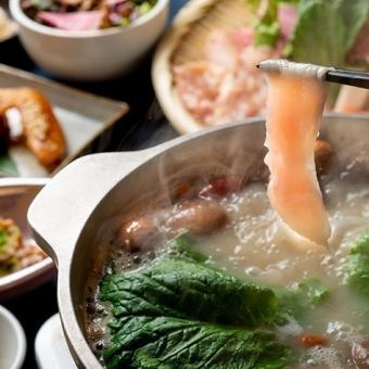 ＝水炊き鍋＝『“純鶏”名古屋コーチン 薬膳水炊き鍋コース』～2時間飲み放題付(30分前L.O)～