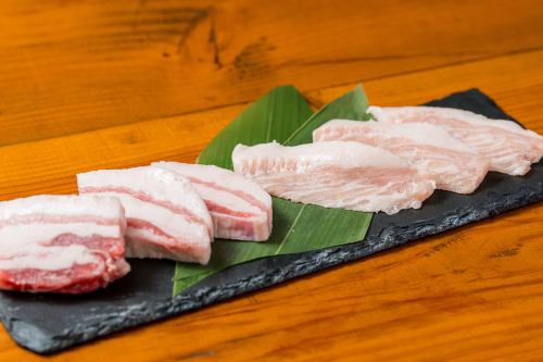 [Kagoshima pure black pork - Watanabe Berkshire -] Premium belly, [Hokkaido Yume no Daichi] Assorted pork belly