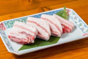 [Kagoshima Pure Black Pork - Watanabe Berkshire -] Top-grade pork belly