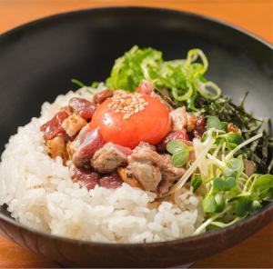 [Kawachi Kamo Tsumura Main Branch] Fatty duck yukke rice bowl