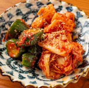 鶴橋の本格キムチ3種盛り合わせ