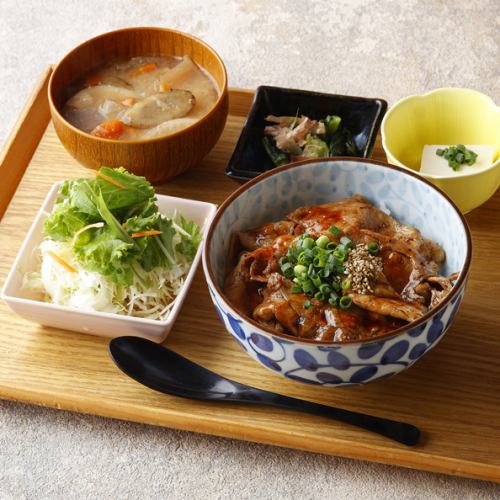 Grilled black pork rice bowl (soy sauce/green onion salt/spicy miso) *with soft-boiled egg +100 yen (tax included)