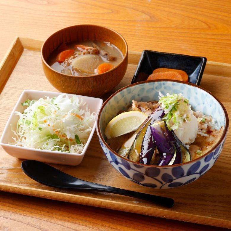 薬味たっぷり!揚げ茄子おろしぶた丼