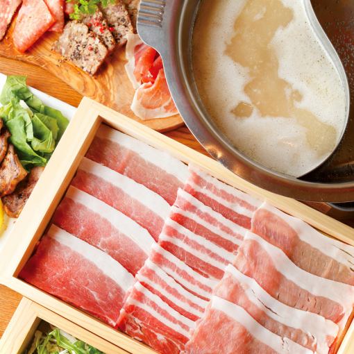 【満足コース】先付け・サラダ・小籠包・黒豚しゃぶしゃぶ含む全6品! 2H生ビール付飲み放題♪