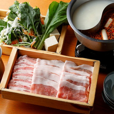【しゃぶしゃぶセット】鹿児島県産、旨みの詰まった『六白黒豚』を堪能♪