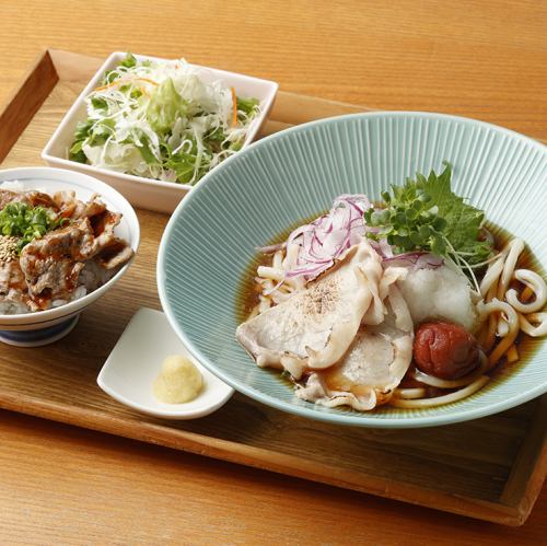 炙りしゃぶ肉と梅肉おろしうどん または そば ＆選べるミニ丼
