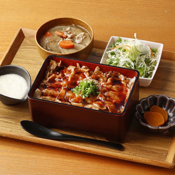 【イチオシ新メニューも!】お米にもこだわり!黒ぶたやの丼もの