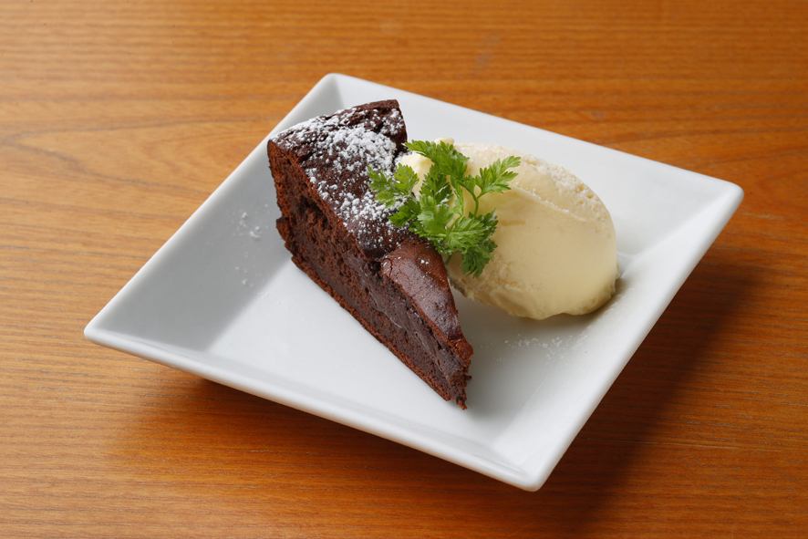 ご飯ものだけでなく、甘味もご用意。女子会や二次会にもぜひ♪