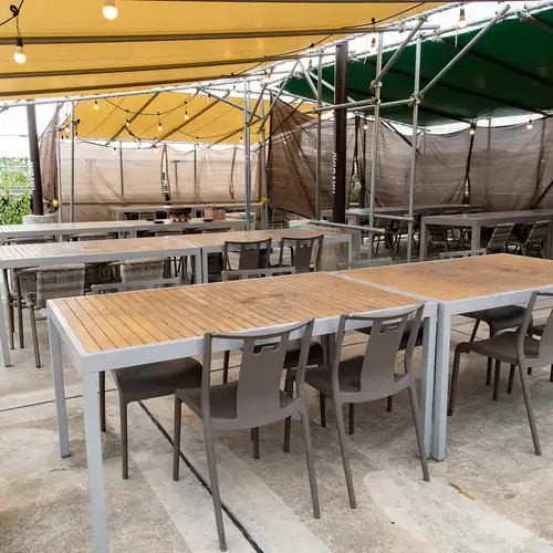 Table seating for small groups