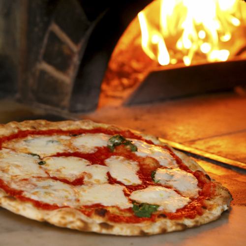 薪窯焼きピッツァ