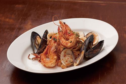 魚介を煮込んだソース　ペスカトーレ　リングイネ