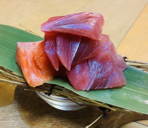 貪吃鬼!鮭魚和鮪魚雙色配料