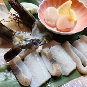 海の幸盛合せ(エビ・ホタテ・イカ)