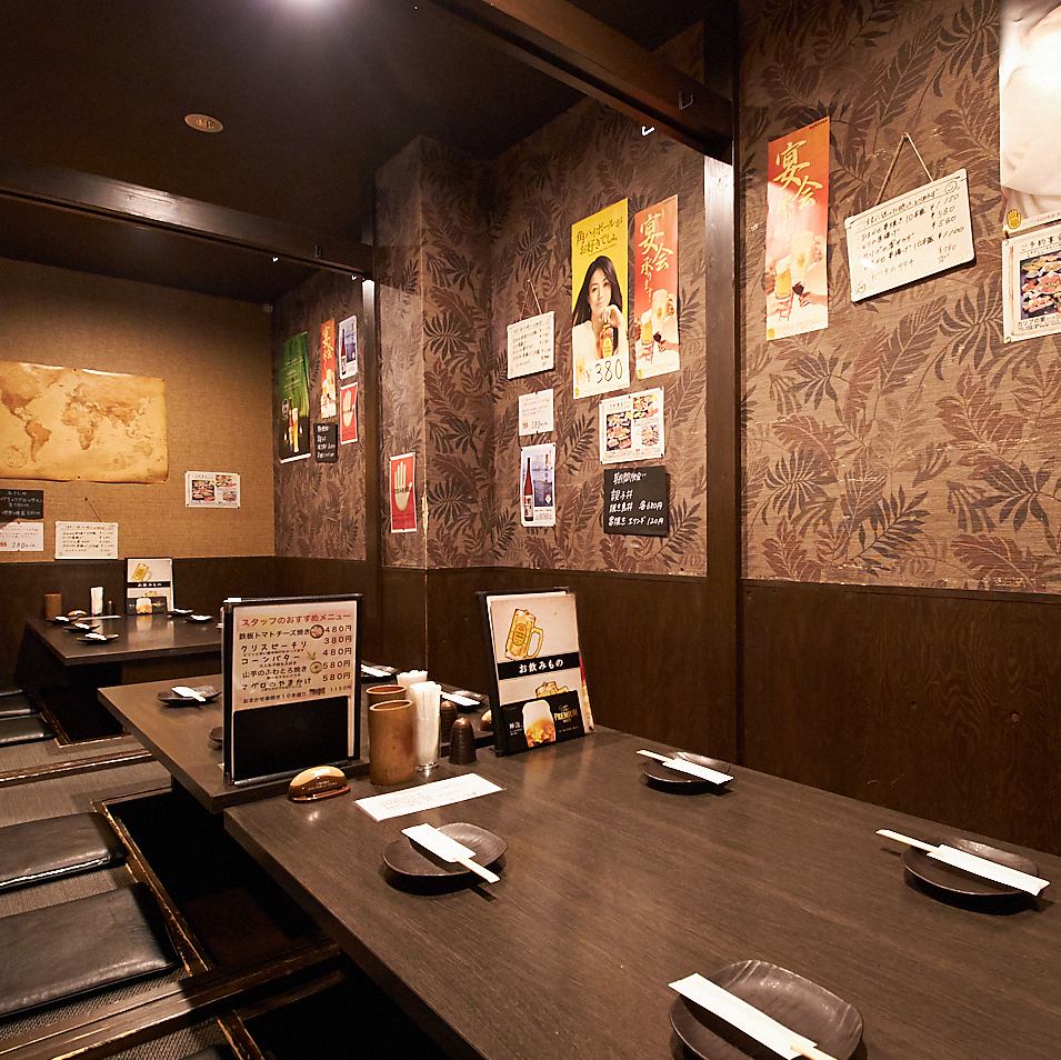 宽敞的下沉式暖桌♪ 您可以脱掉鞋子放松一下！