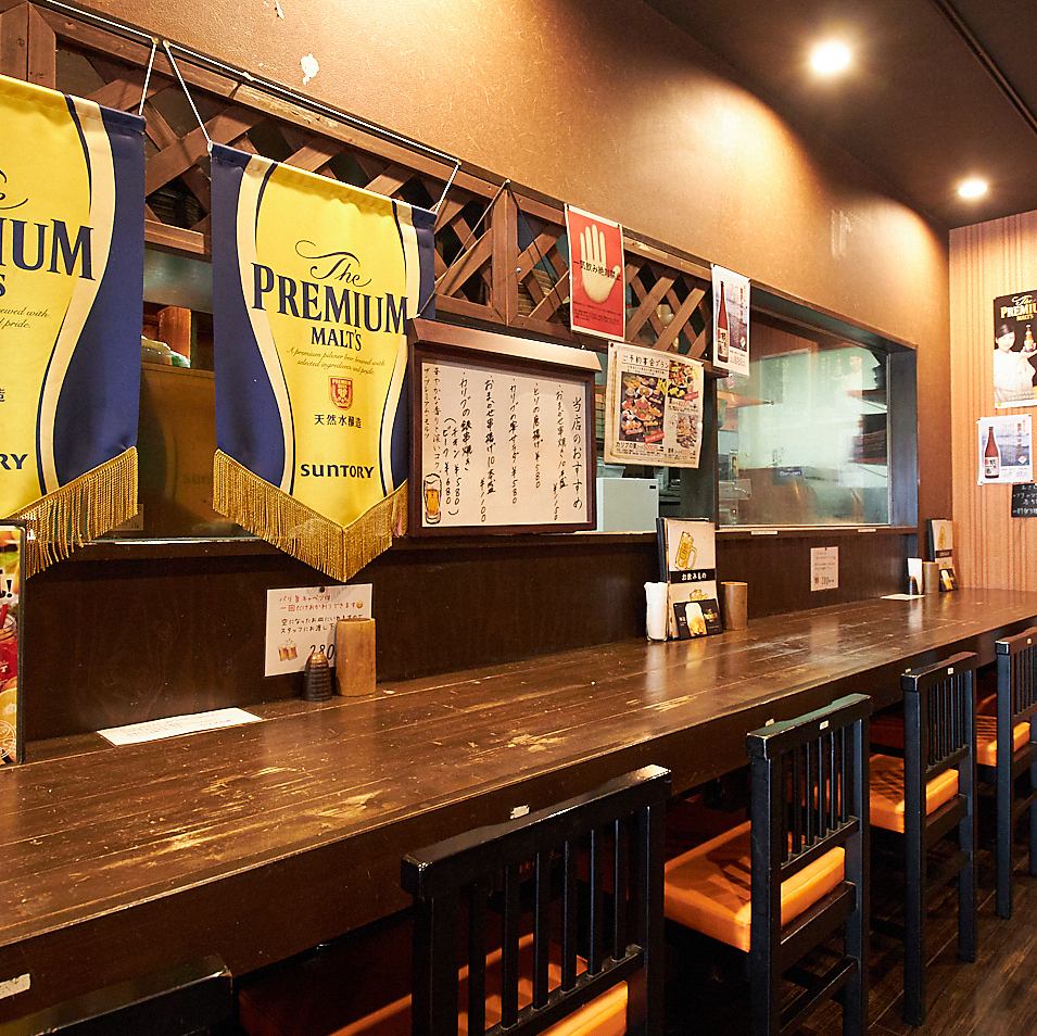 欢迎独自用餐！下班后何不在吧台小酌一杯？