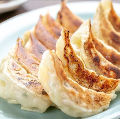 名物餃子を中心とした4,500円~の飲み放題付きコース!