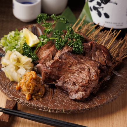 Charcoal grilled beef tongue, boiled beef tongue, beef tongue sushi, sashimi platter, and more! 9 dishes in total with 3 hours of all-you-can-drink 6050 yen ⇒ 4950 yen