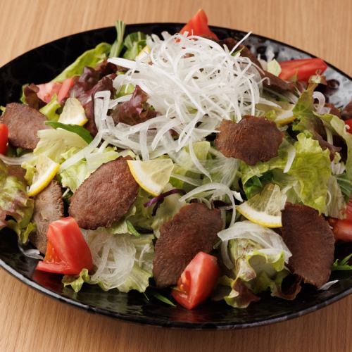 Grilled beef tongue salad