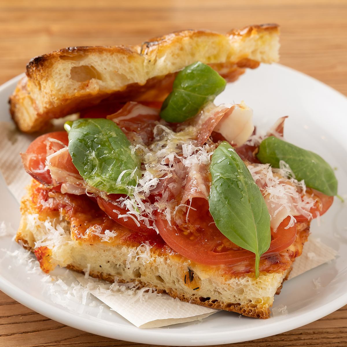 料理に合うお酒◎豊富なお酒の種類があり、昼飲みも楽しめます♪