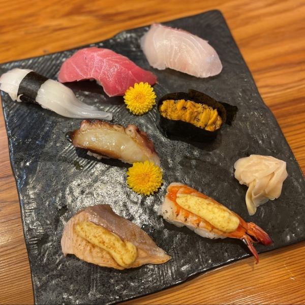 [Enjoy a luxurious time with special sushi made by the chef♪] Boiled sushi and sushi from 800 yen (tax included)