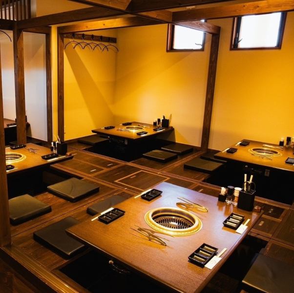6～12名様向けの広めの個室席は、職場のお集まりや宴会に最適です。店長が子育て中のママでもあるため、お子様連れも大歓迎！幼児用ソファやキャラクター椅子もあり、キッズメニューも充実◎お子様と一緒の集まりや打ち上げにもおすすめです。気兼ねなく楽しいひとときをお過ごしいただけますので、ぜひご検討くださいね☆