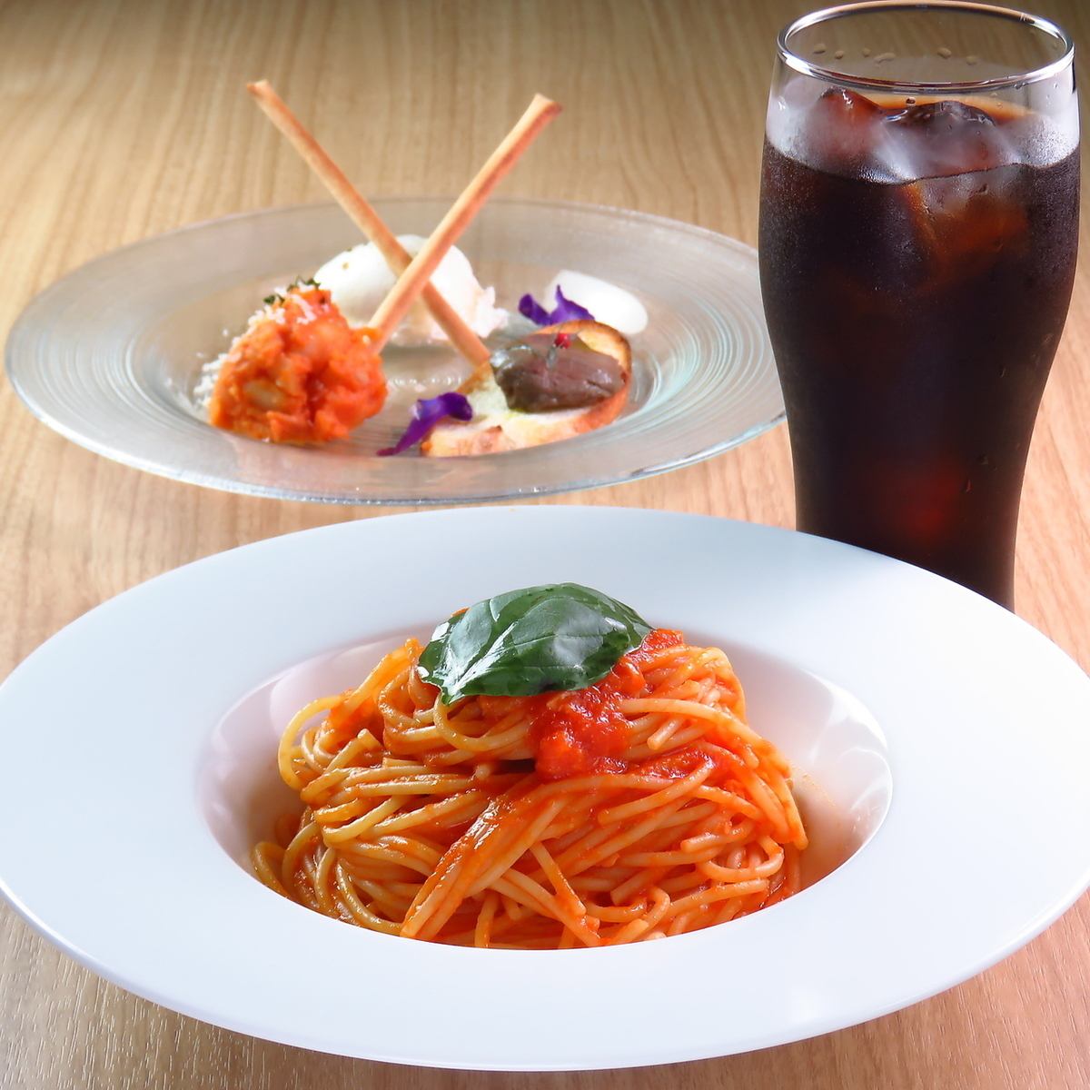 トマト×手作りが彩る大人の隠れ家カフェバル