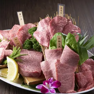 【ボリューム満点！黒毛和牛を贅沢に味わう】房家一頭盛り合わせ