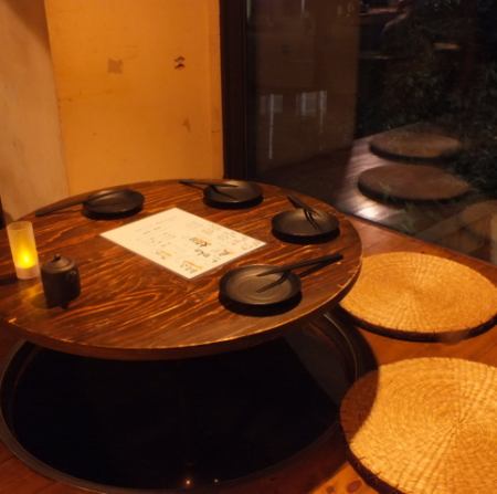 ゆったり円卓で女子会にも最適★