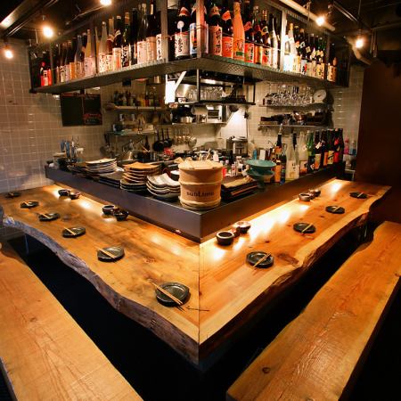 デート、会社帰り等ゆっくりと料理を楽しむ★カウンター席ではプロの料理人の仕事ぶりを眺めつつ、ふと外の景色も眺めながら、ごゆっくりどうぞ♪