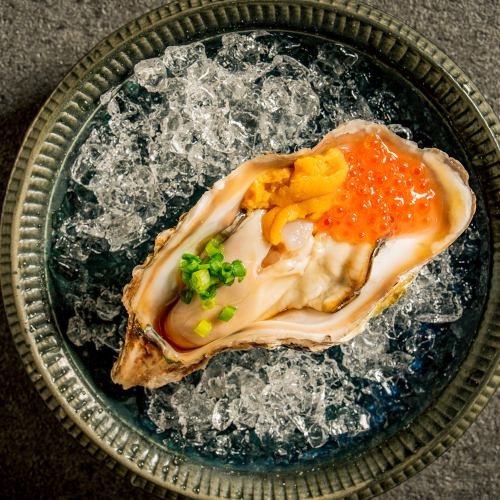牡蛎鸡尾酒（海胆和鲑鱼子/生牡蛎）