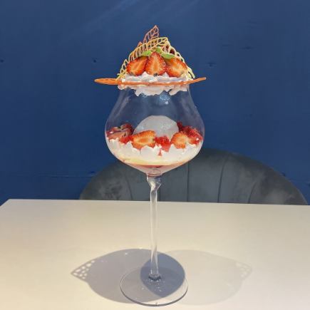 季節のフルーツパフェ