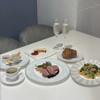 前菜4種や当店看板メニュー牛ステーキ含む乾杯スパークリングワイン付全7品