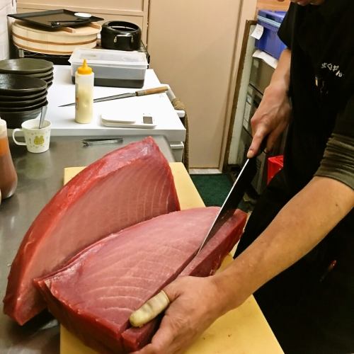 See the stocked salmon on the spot, fresh sashimi!