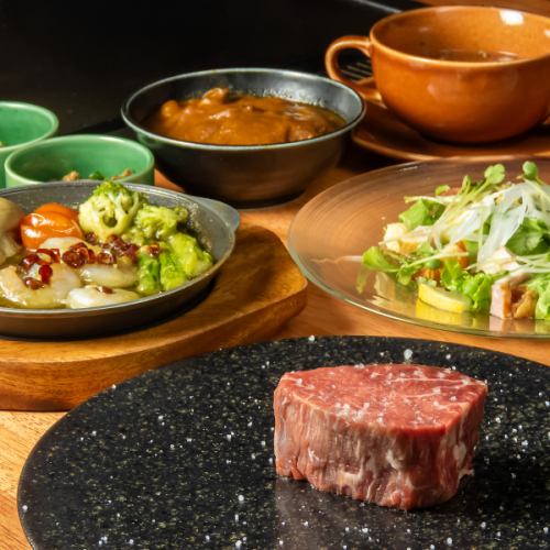 上質な空間で楽しむステーキコース