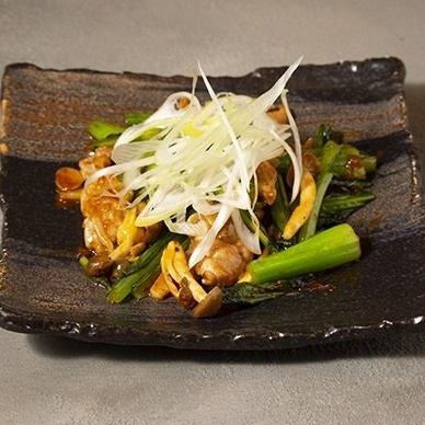 Spicy grilled chicken neck and Hiroshima-grown komatsuna