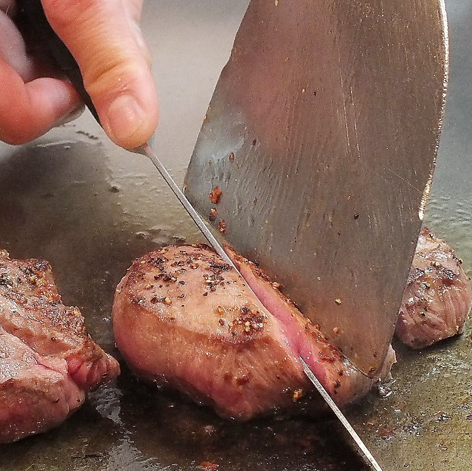 You can enjoy piping hot teppanyaki dishes♪